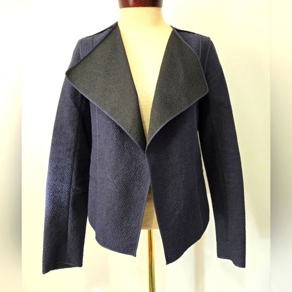 VINCE Open Front Lightweight Pebbled Navy Blazer With Black Interior. Size XS - Picture 2 of 10